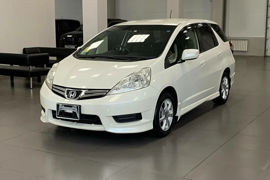 Honda fit shuttle